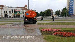 Поливомоечный МАЗ подарили Бресту на 1000-летие