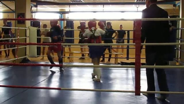 Чемпионат Ялты по муай тай Бондарь Кукуящный 2 смотреть онлайн