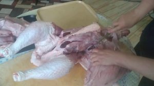 Пример разделки тушки индюка весом 20 кг -мясо отдельно, кости отдельно одним ножом