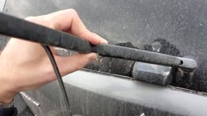 2004-2011 Mitsubishi Endeavor rear windshield wiper replacement