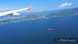 Посадка в аэропорту Петропавловск-Камчатский в хорошую погоду июнь 2019 год.