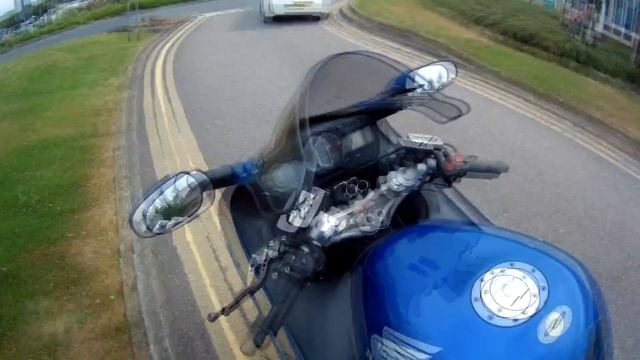 купил дрозда Honda Super Blackbird CBR1100XX смотреть онлайн