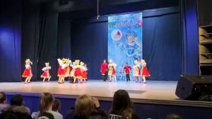 танец "Месим тесто"