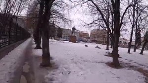 у метро "Полянка"