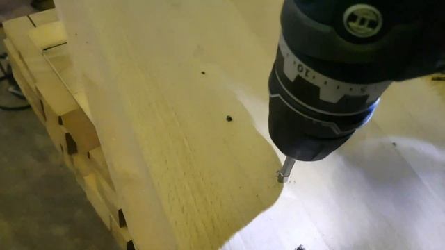 Высверливание сломаных саморезов смотреть онлайн