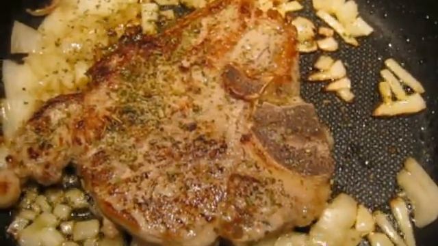 Жареный телячий стейк   или стейк по канадски