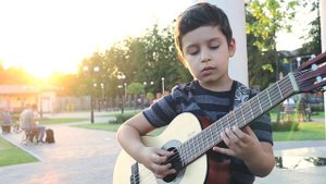 Ребенок играет на гитаре Harry potter theme | KIDS GUITAR COVER | 6 years