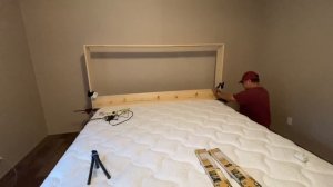 Cómo hacer una cama King size flotante con luces LED