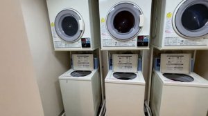 Путешествуйте в одиночку по Японскому морю зимой на пароме со спокойным интерьером