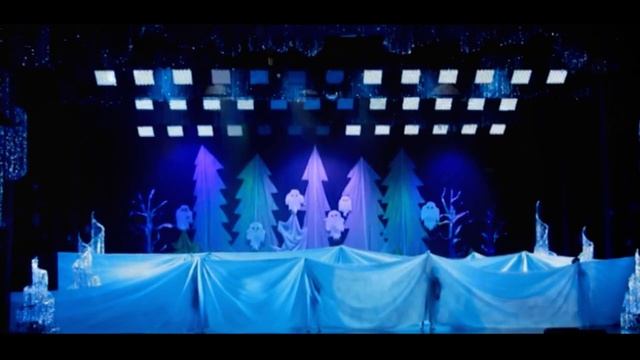 Музыкальный спектакль "НОВЫЕ СКАЗКИ ВЯТСКОГО ДЕДА МОРОЗА" смотреть онлайн