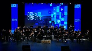 Музыка из фильма.
«Свой среди чужих, чужой среди своих»