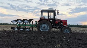 Пахота оборотным плугом Regent и МТЗ - 892. Пашем полупар 2021.