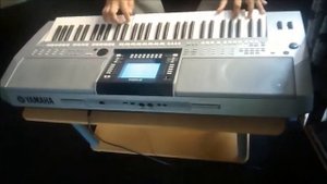 Yamaha PSR S710