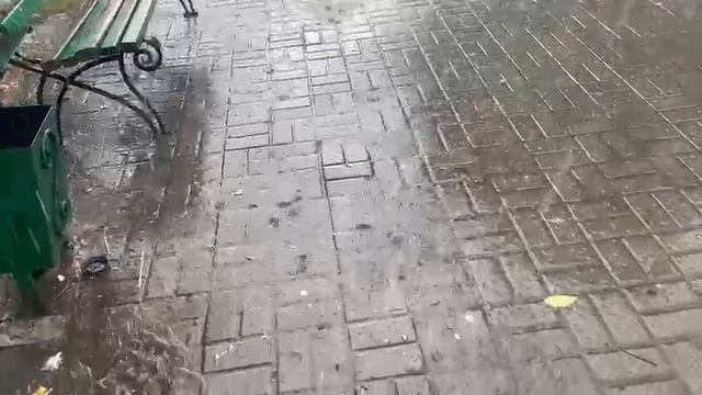 Дождь с градом в Волгограде