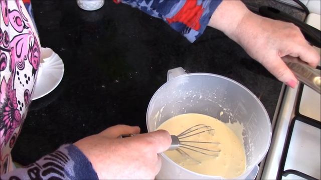 Быстрые тонкие ажурные блинчики. Блины с дырочками.