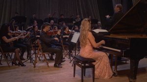Schumann Piano Concerto: Svetlana Smolina and Vratsa Symphony Orchestra