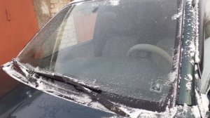 ЧТО СДЕЛАТЬ,ЧТОБ НЕ ЗАМЕРЗАЛО ЛОБОВОЕ  СТЕКЛО У МАШИНЫ