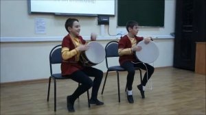 Игра на дхолах - Ансамбль "Искры Армении"