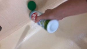 Отмыла ванную без едкой химии. Смешала 3 ингредиента и удалила налёт и желтизну с ванной #лайфхаки