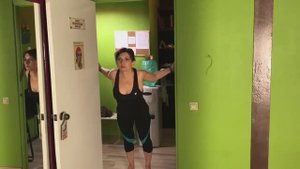 Раскрытие грудного отдела в дверном проёме 
#Yogatoria #здоровьесвоимируками #диафргама #йогатерапия