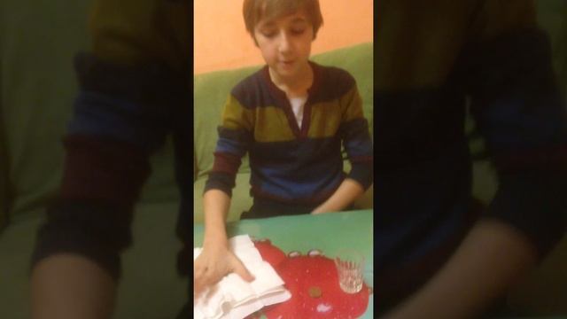 Фокус с монетой и стаканом смотреть онлайн