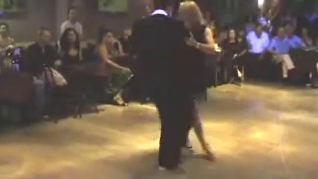 Jose Vazquez y Anna Yarigo смотреть онлайн