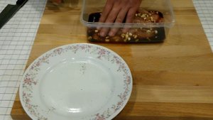 Очень сочные грудки индейки маринованые в соевом соусе с чесноком.
