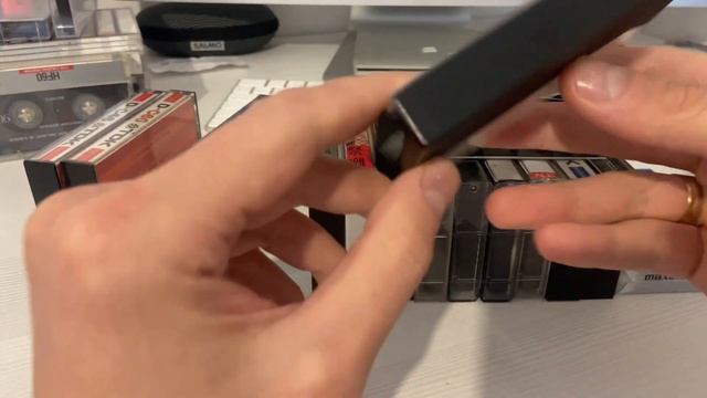 Пополнение аудиокассет за полгода. Распаковка китайского говна под названием Maxwell смотреть онлайн