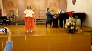 Р.Паулс колыбельная "За печкою поёт сверчок". Исполняет Замятина Вероника 8 лет.