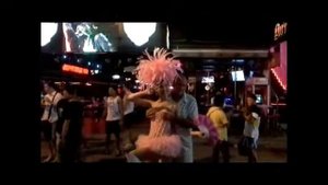 Трансвиститы на Бангла Роад. Transvistitom on Bangla Road.