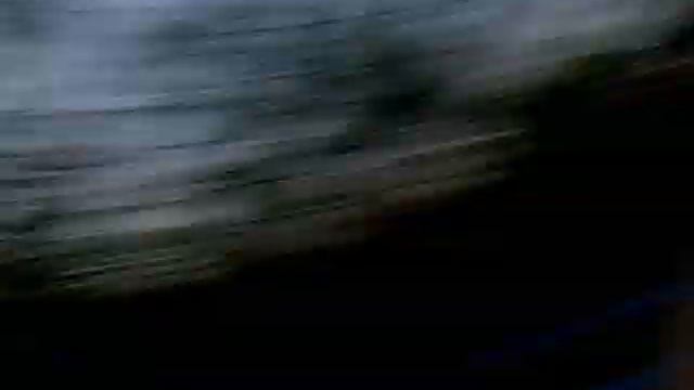 Как разбить стекло машины презервативом. смотреть онлайн