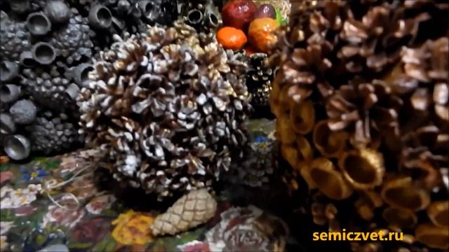 ? Декор из шишек и желудей. Ваза-корзинка из шишек своими руками