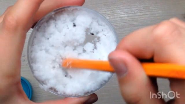 Как сделать искусственный снег???//У Полинки Витаминки есть ответы на все вопросы❣️ смотреть онлайн