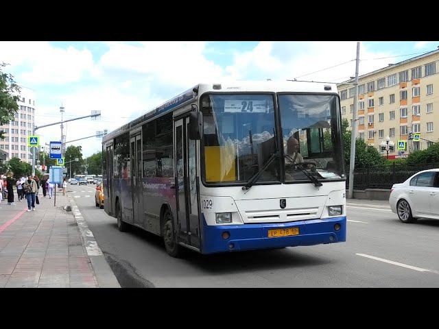Автобус НефАЗ-5299-20-32 борт. №1029 маршрут №24 на остановке "Оперный театр"