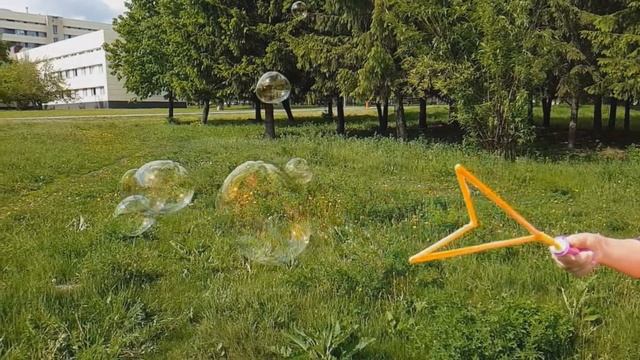 БОЛЬШИЕ МЫЛЬНЫЕ ПУЗЫРИ смотреть до конца BIG SOAP BUBBLES watch to the end смотреть онлайн