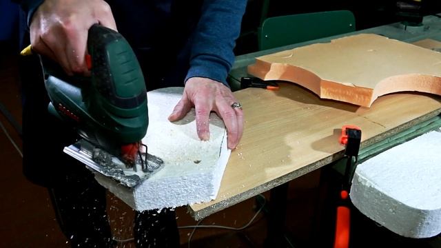 Как резать электролобзиком пенопласт без мусора