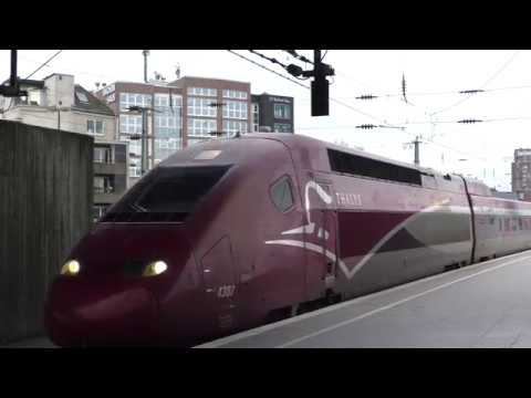 Cologne Central Station / Trains non stop / Köln Hauptbahnhof