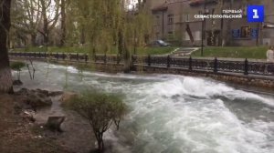 Жители и гости Симферополя приходят посмотреть на полноводный Салгир