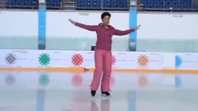 21. Вращение Винт. Как научиться вращаться на коньках. смотреть онлайн