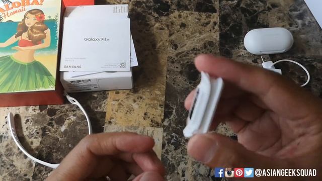 Samsung Galaxy Fit-e - How to Replace Watch Bands смотреть онлайн