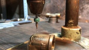 Распылительная форсунка из латунного уголка
