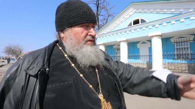 Российские военнослужащие впервые доставили гуманитарную помощь в город Изюм Харьковской области