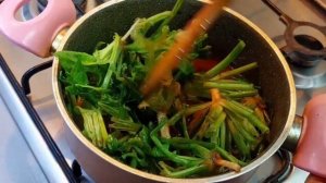 В Турции меня научили так вкусно готовить корни шпината. Почему я не знала этого рецепта?