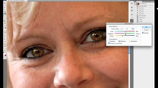 Eye Colour Change in Adobe Photoshop CS4 смотреть онлайн