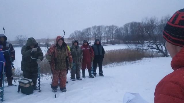 Соревнования по зимней спортивной рыбалке  в Серебряных Прудах