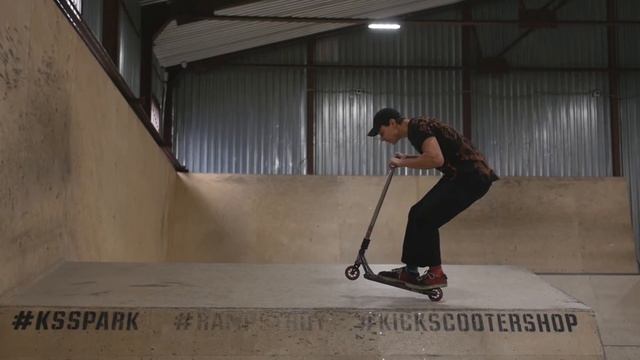 Как сделать тейл тэп на самокате - How to to Tail Tap on a scooter