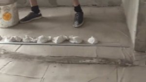 Как сделать стяжку пола, используем лазерный уровень