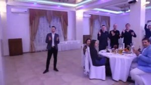 Мама спела на свадьбе сына