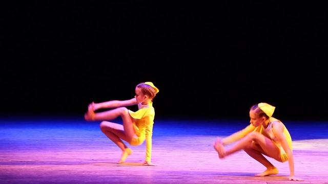 Тетр танца "D.E.G.O.R." - Сальвадор Дали. Натюрморт с двумя лимонами. смотреть онлайн