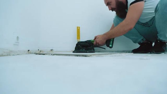 УКЛАДКА ПЛИТКИ. КУХНЯ. НОВАЯ КВАРТИРА #ремонт #укладкаплитки #керамогранит